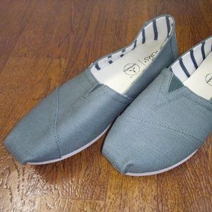 Toms Alpargata Flat Canvas Slip-on Shoe